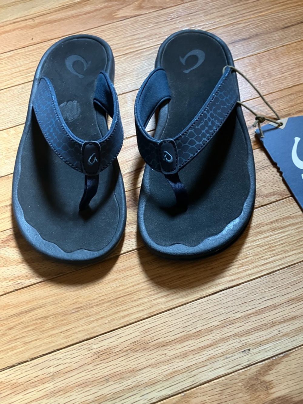 OluKai Ohana Pa’i women’s sandals new